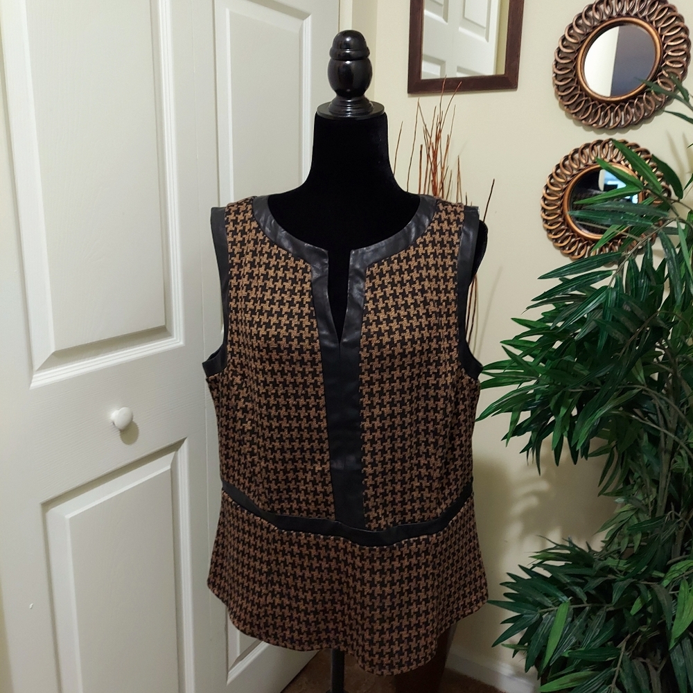 Black & Brown Houndstooth Pattern Vest